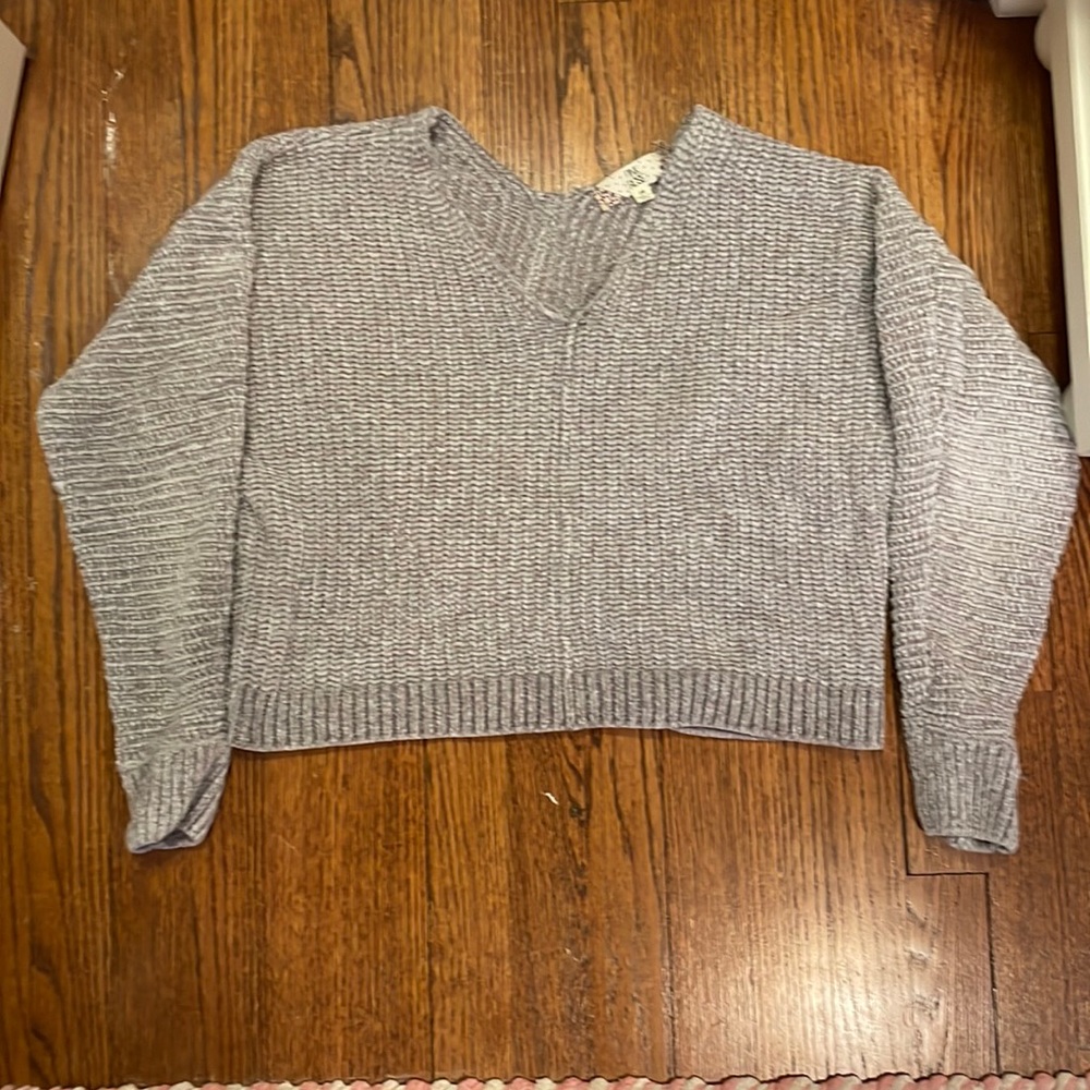 Grey long sleeve sweater